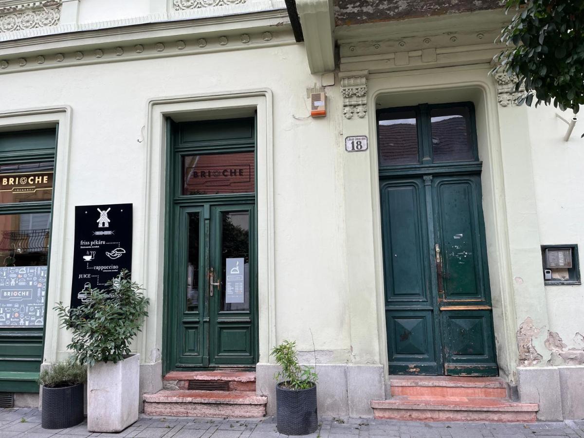Wiener Garden Győr Buitenkant foto